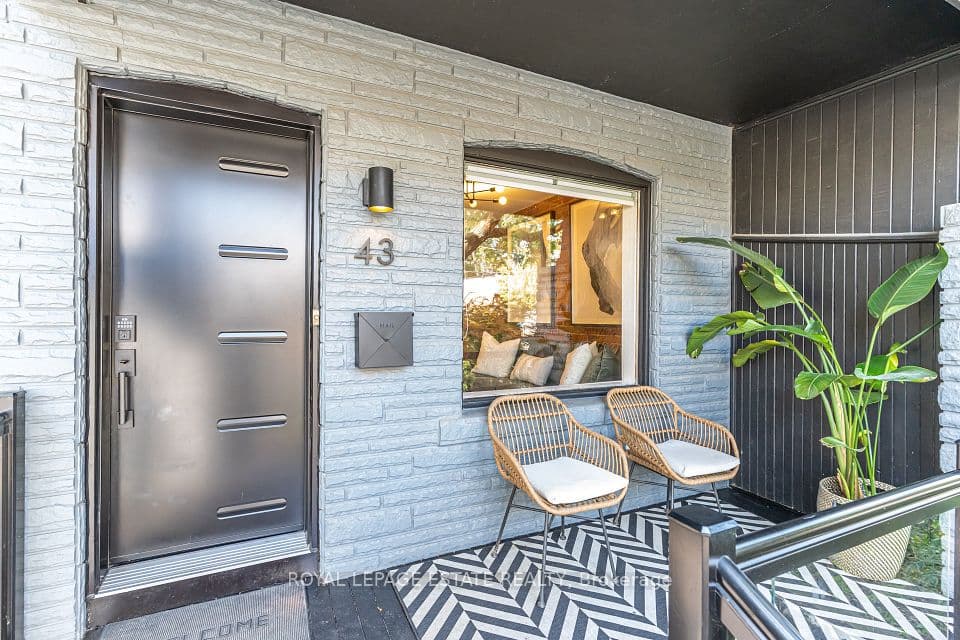 43 Fairford Avenue, Toronto, ON M4L 2J9 – photo 2