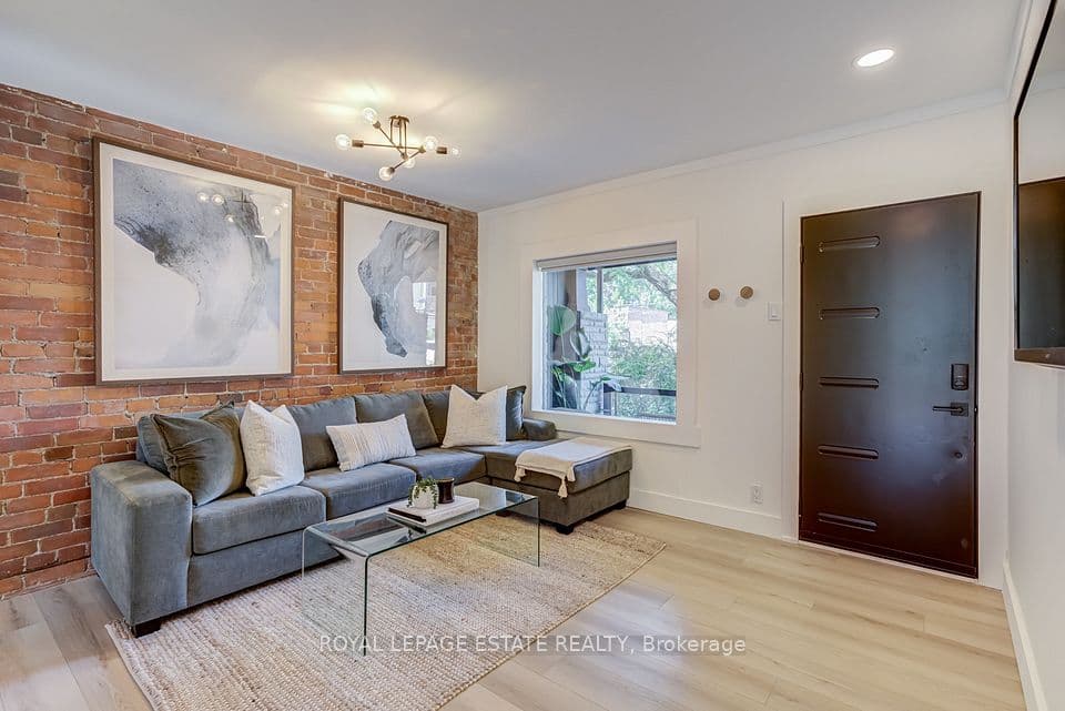 43 Fairford Avenue, Toronto, ON M4L 2J9 – photo 3