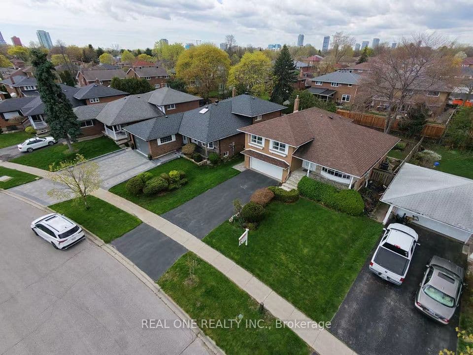 22 Kenmanor Boulevard, Toronto, ON M1W 1R7 – photo 2