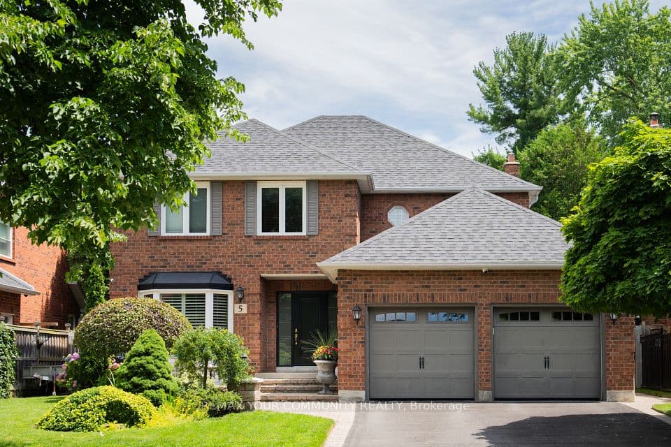 5 Carriage Lane, Clarington, ON L1E 1J9 – main photo