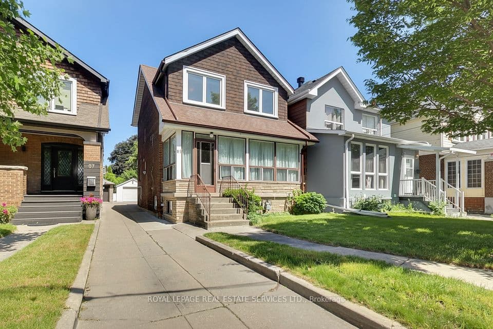 85 Dawes Road, Toronto, ON M4C 5B2 – main photo