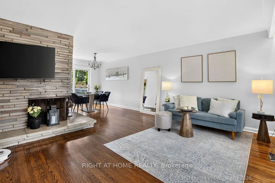 100 Perivale Crescent, Toronto, ON M1J 2C3 – main photo
