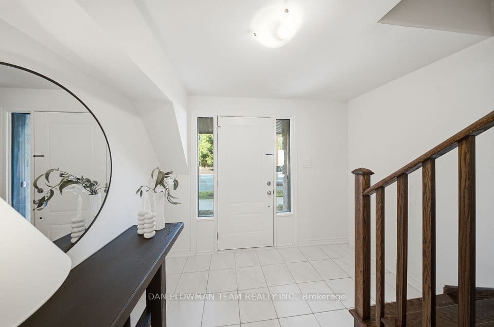 484 Salem Road S, Ajax, ON L1S 0G9 – photo 2