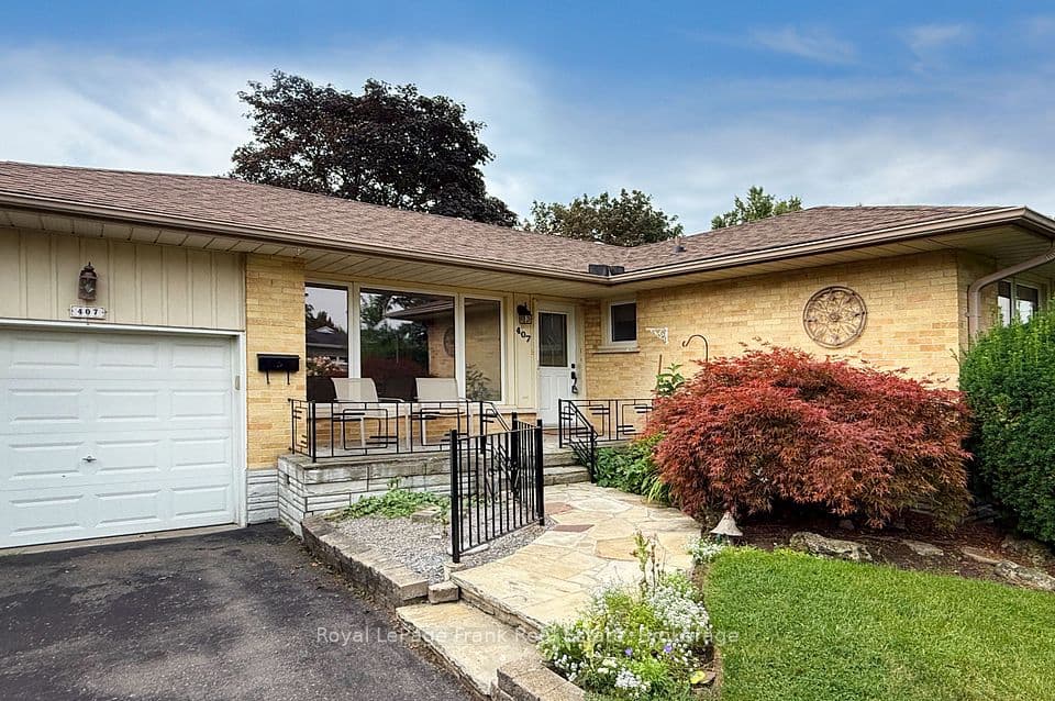 407 Glencastle Avenue, Oshawa, ON L1J 3K7 – photo 2