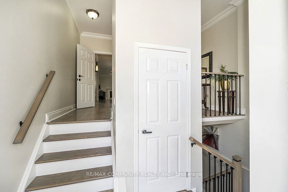 1606 Whitestone Drive, Oshawa, ON L1K 2R9 – photo 2