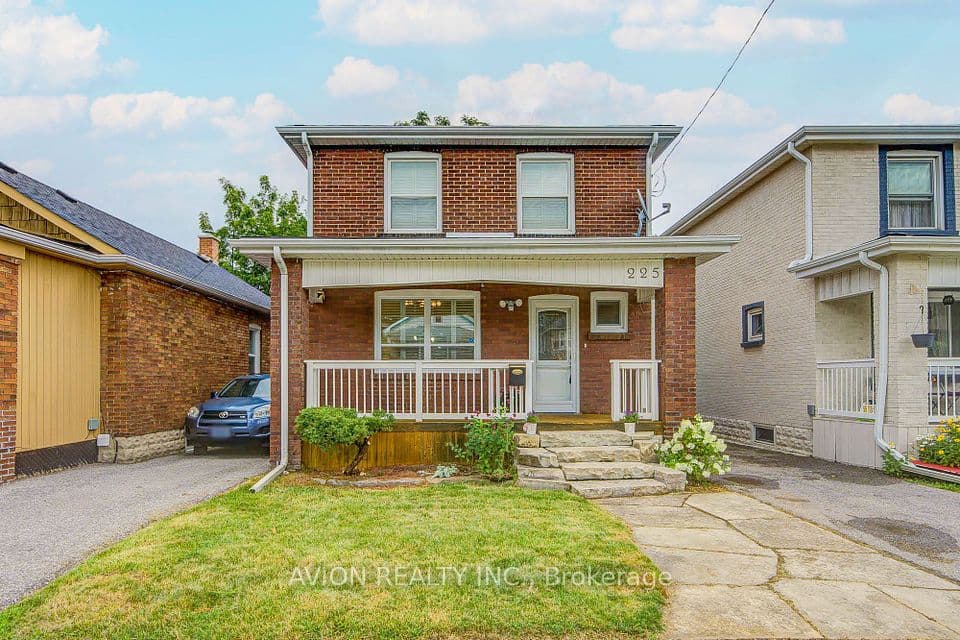225 Clarke Street, Oshawa, ON L1H 5G2 – main photo
