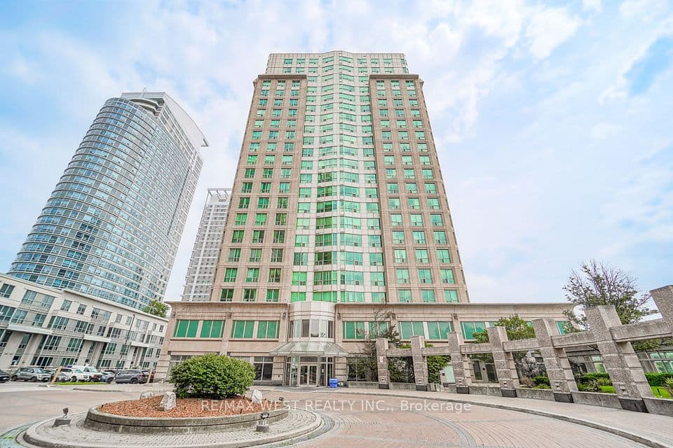 8 Lee Centre Drive PH103, Toronto, ON M1H 3H8 – main photo