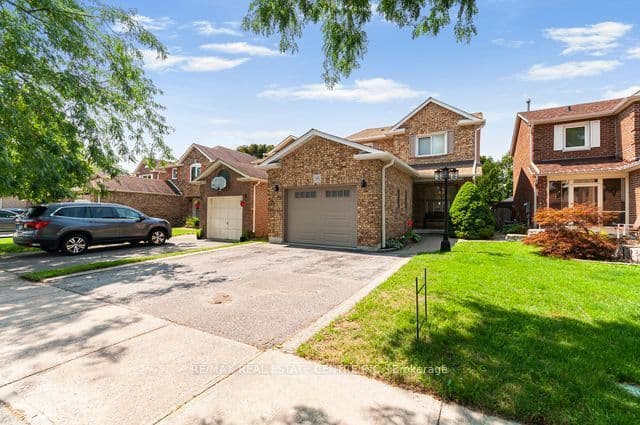 38 Tresher Court, Ajax, ON L1T 2N1 – main photo