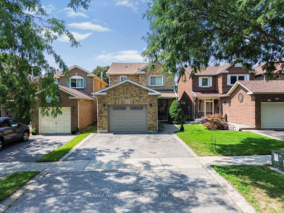 38 Tresher Court, Ajax, ON L1T 2N1 – photo 2