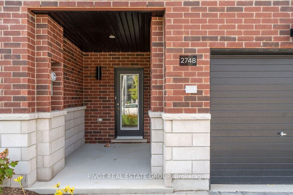 2748 Lawrence Avenue E, Toronto, ON M1P 0G9 – photo 3