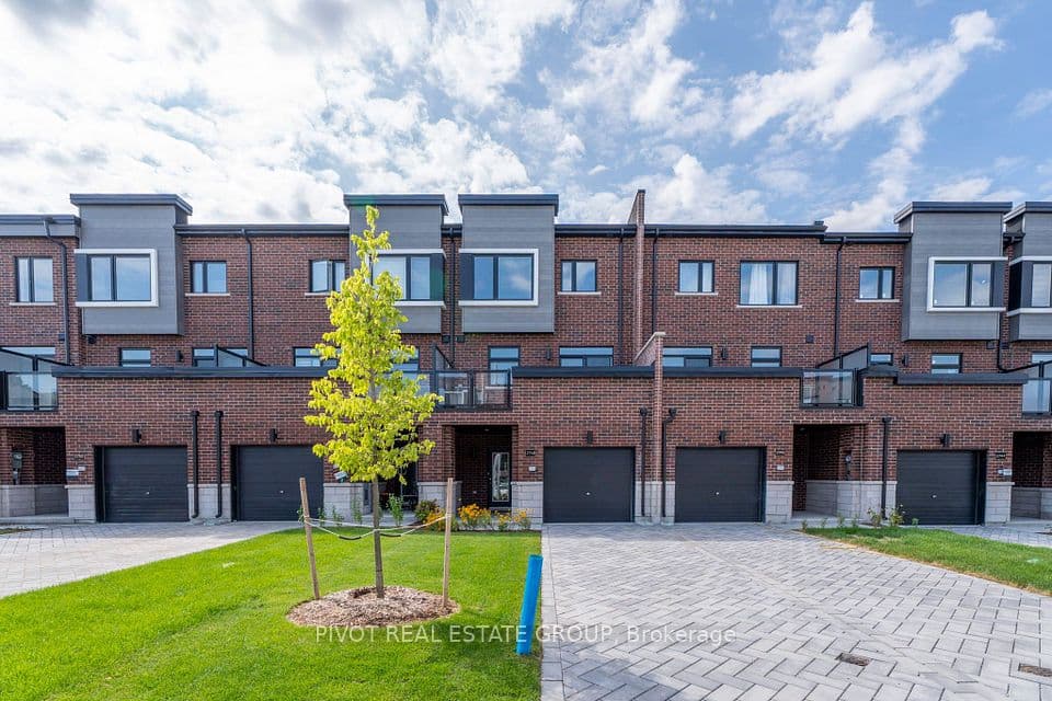 2748 Lawrence Avenue E, Toronto, ON M1P 0G9 – main photo