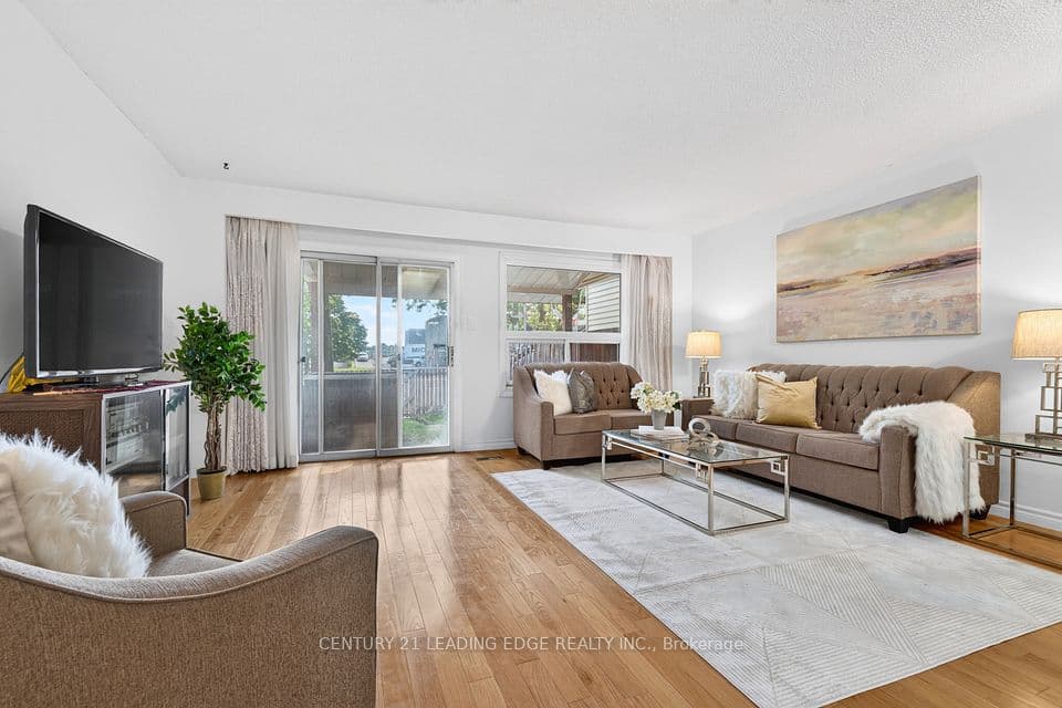 58 Valdor Drive, Toronto, ON M1V 1R4 – main photo