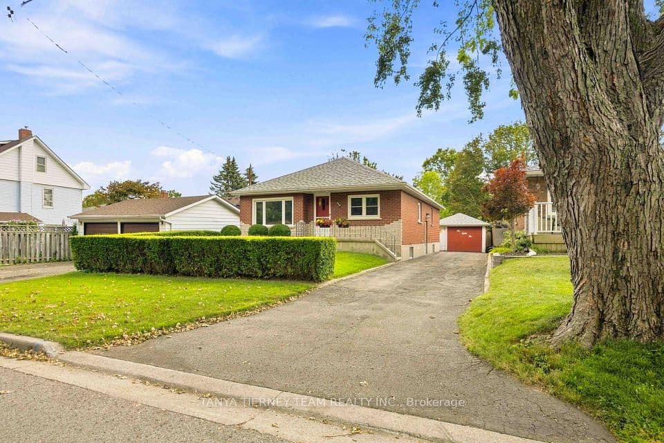 285 Muriel Avenue, Oshawa, ON L1J 2W8 – main photo