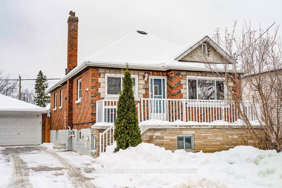 137 Banting Avenue, Oshawa, ON L1H 2M5 – main photo