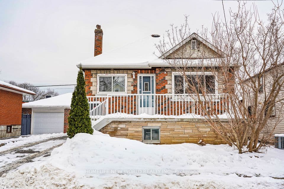 137 Banting Avenue, Oshawa, ON L1H 2M5 – photo 2