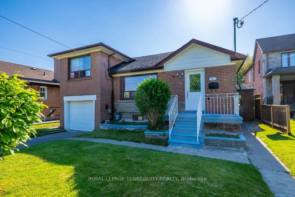 4 Harris Park Drive, Toronto, ON M1L 2Z9 – main photo