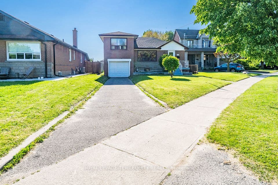 4 Harris Park Drive, Toronto, ON M1L 2Z9 – photo 2