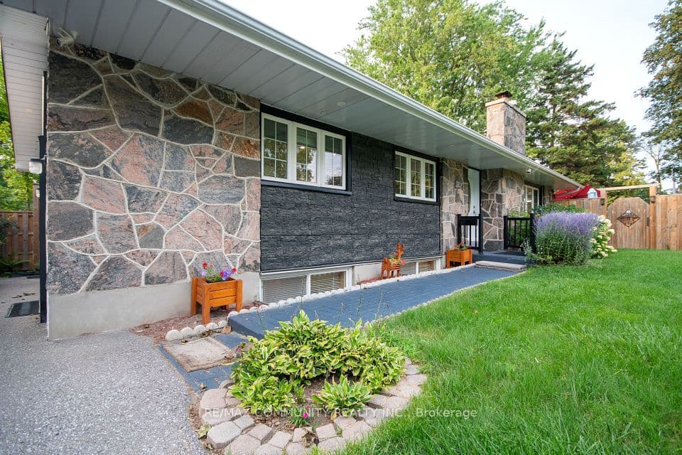167 Simpson Road, Ajax, ON L1S 2V7 – photo 2