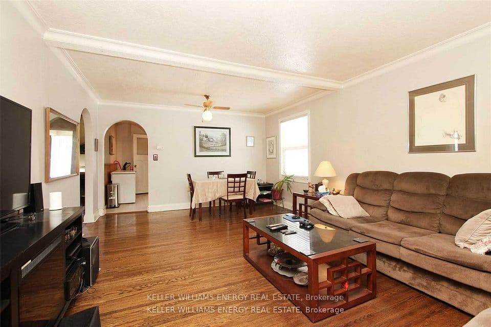 64 Grenfell Street, Oshawa, ON L1J 4W2 – photo 2