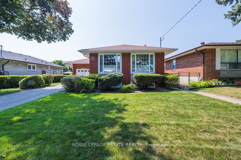 26 Mozart Avenue, Toronto, ON M1K 2V9 – main photo