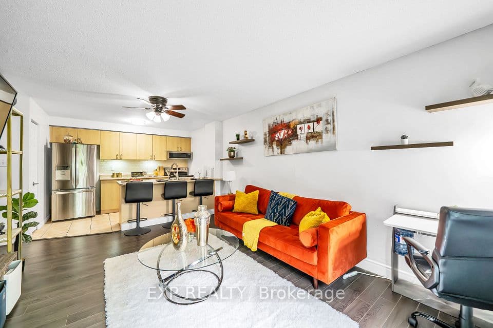 83 Aspen Springs Drive 208, Clarington, ON L1C 5J7 – photo 2