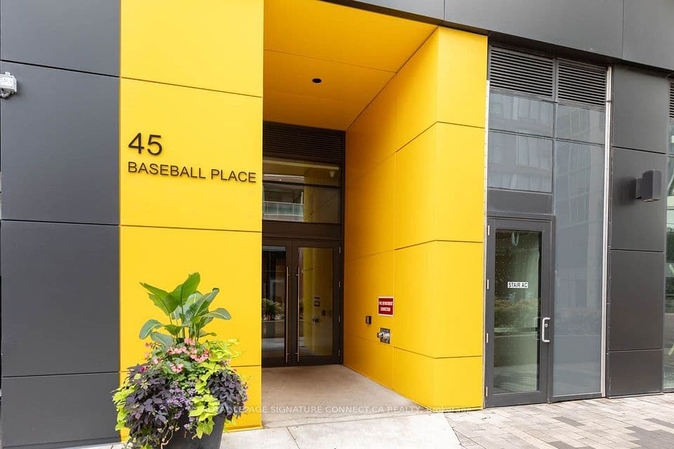 45 Baseball Place 902, Toronto, ON M4M 0H1 – main photo