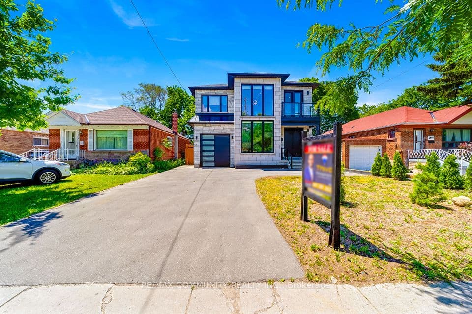 856 Kennedy Road, Toronto, ON M1K 2E7 – main photo