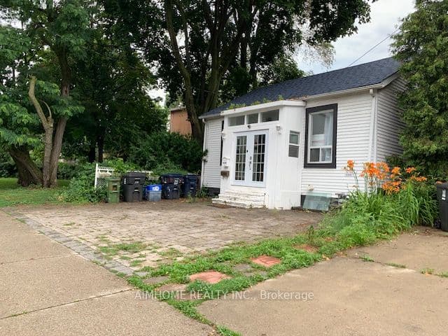 966 Dundas Street E, Toronto, ON M4M 1R5 – photo 3