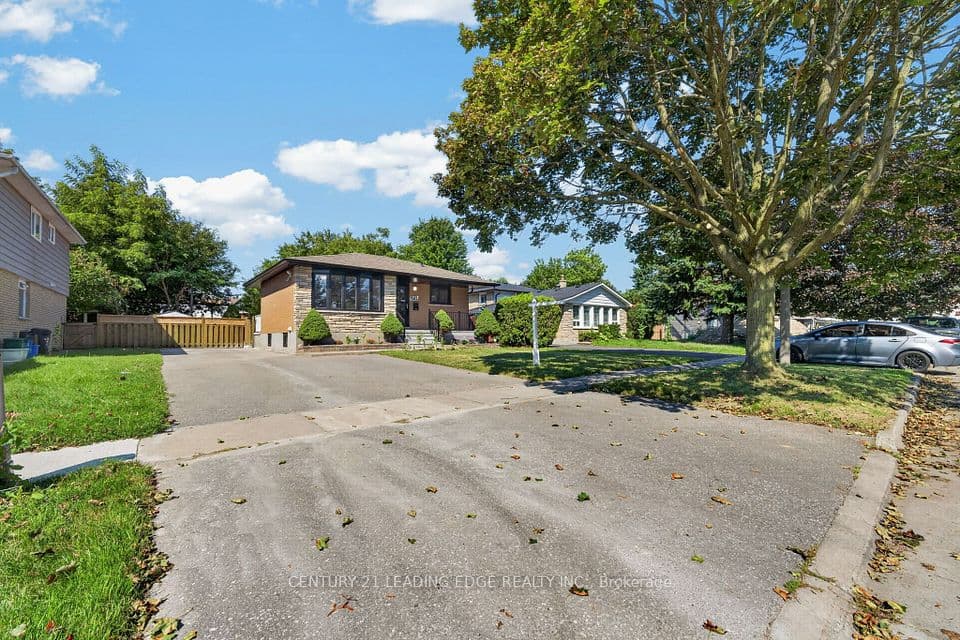 382 Fairlawn Street, Oshawa, ON L1J 4R3 – photo 3