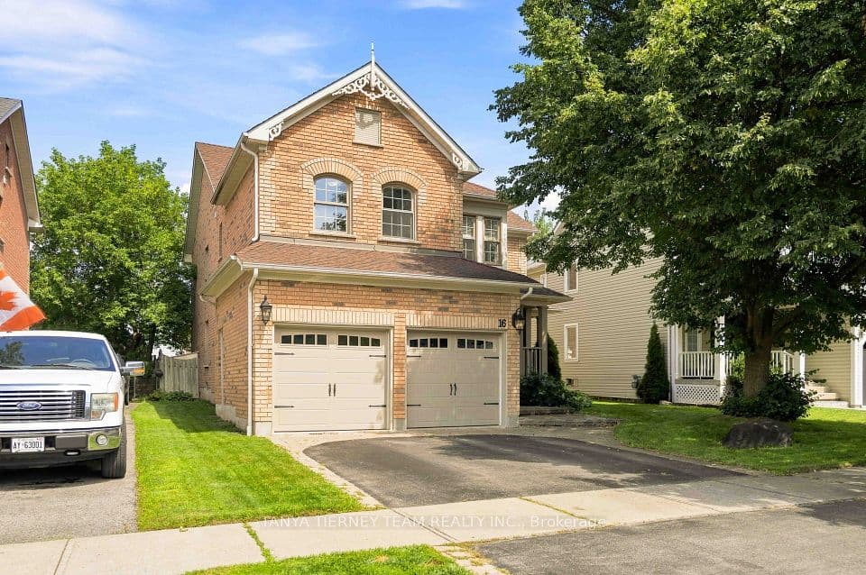 16 Waring Avenue, Whitby, ON L1M 1G4 – main photo
