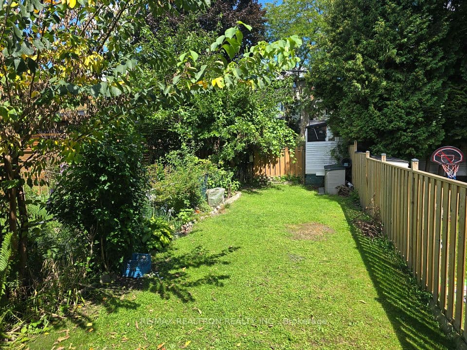 259 Woodbine Avenue, Toronto, ON M4L 3P3 – photo 2