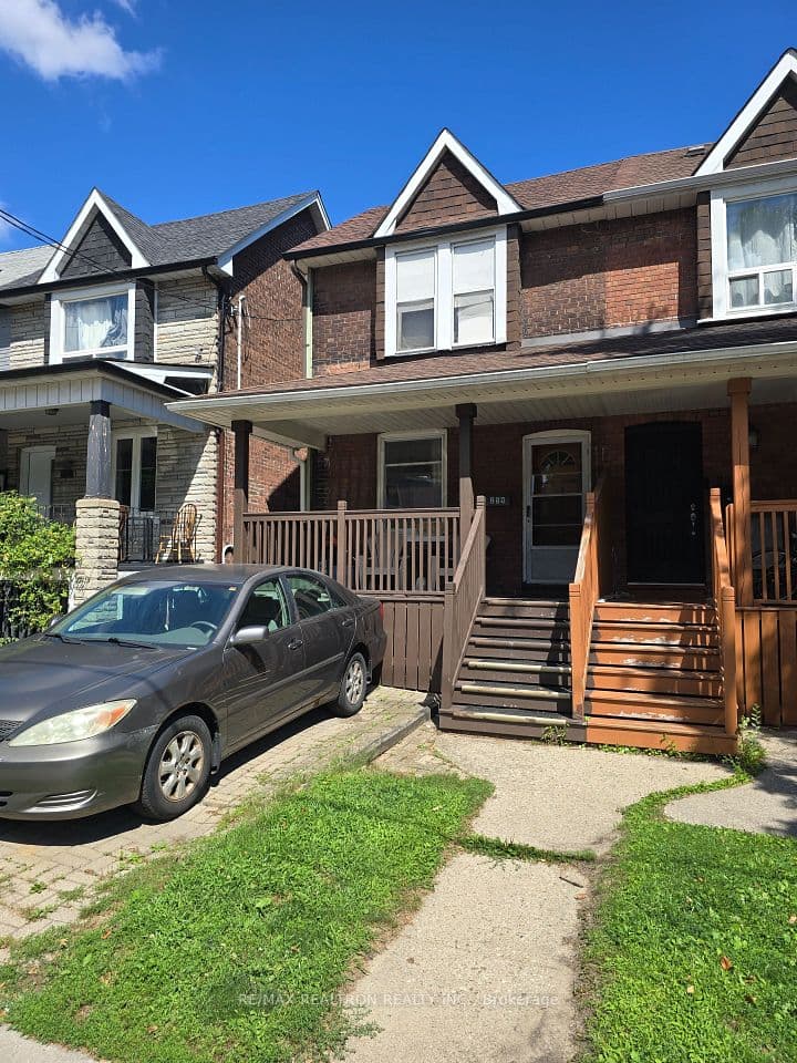 259 Woodbine Avenue, Toronto, ON M4L 3P3 – main photo