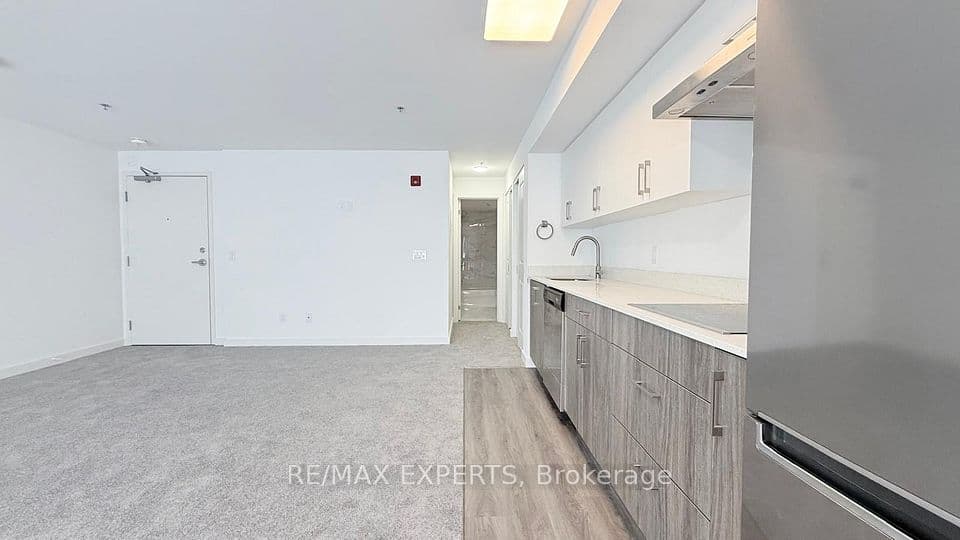 45 Connaught Avenue 404, Toronto, ON M4L 2V8 – photo 3