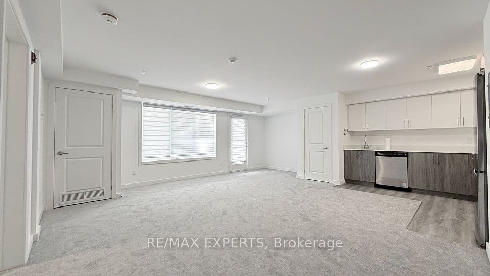 45 Connaught Avenue 402, Toronto, ON M4L 2V8 – main photo