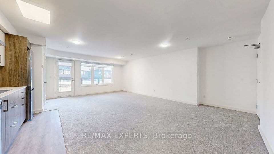 45 Connaught Avenue 203, Toronto, ON M4L 2V8 – main photo