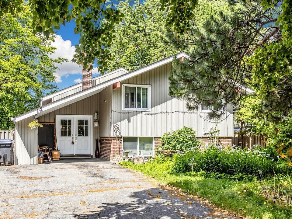 14 Rosswood Crescent, Toronto, ON M1P 3N2 – main photo