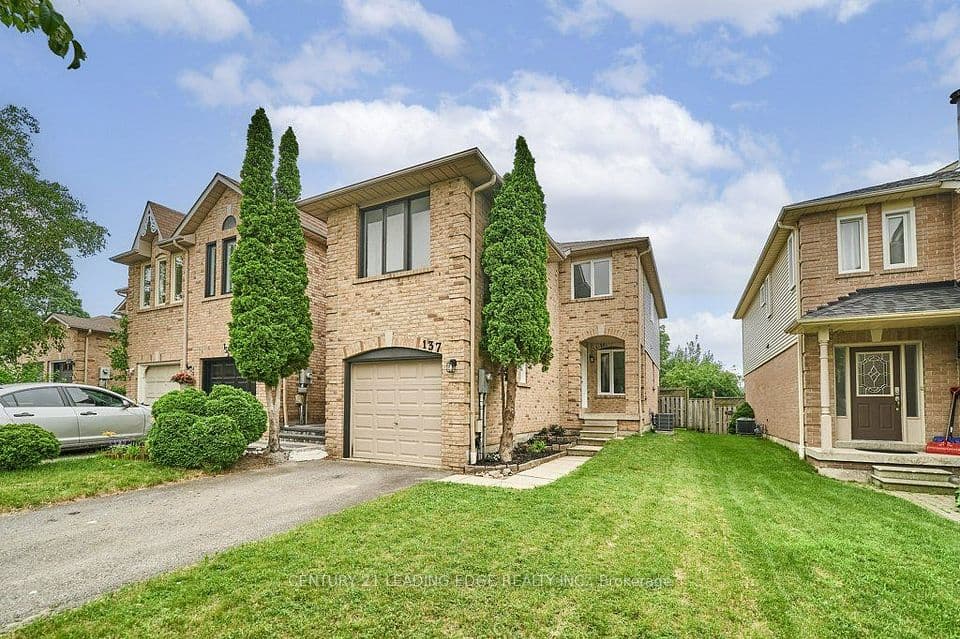 137 Timber Mill Avenue, Whitby, ON L1R 2H3 – main photo