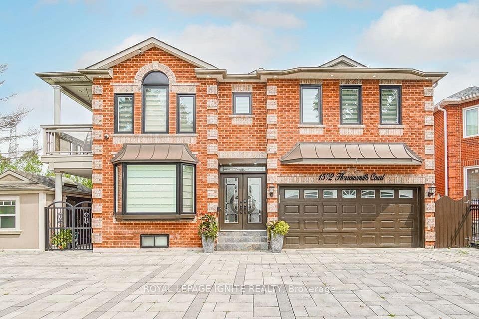 1592 Harrowsmith Court N, Pickering, ON L1X 2L9 – main photo