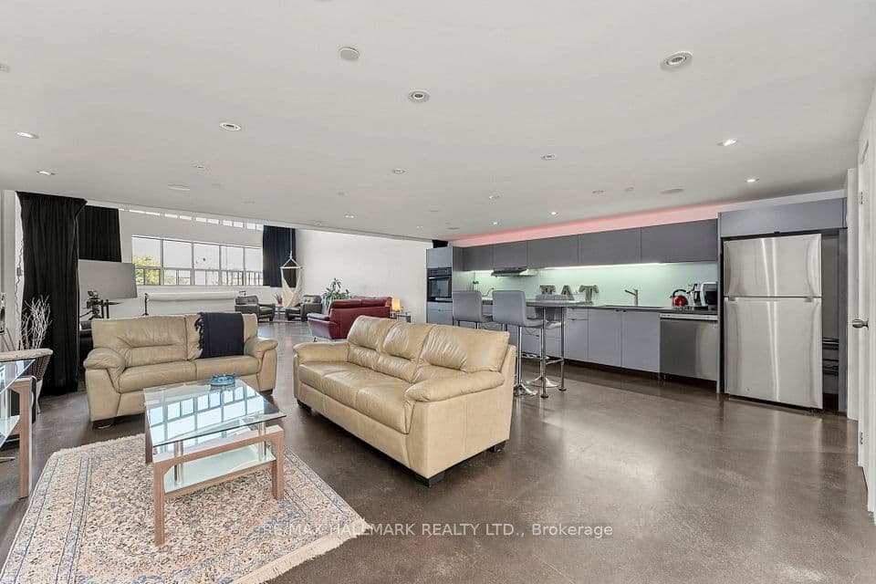 1173 Dundas Street E 226, Toronto, ON M4M 3P1 – photo 3