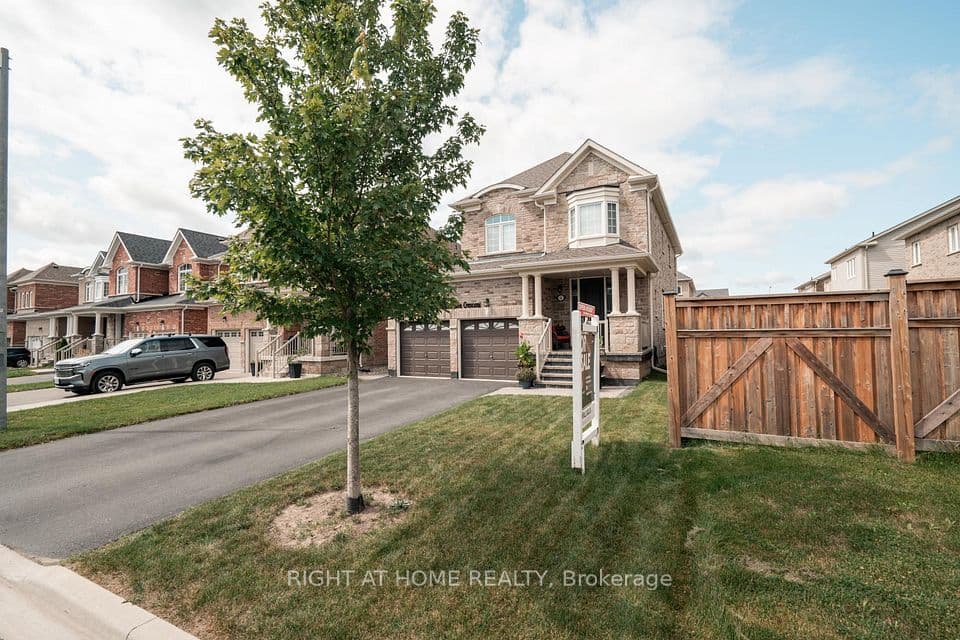4 Bill Hutchinson Crescent, Clarington, ON L1C 7E1 – photo 2