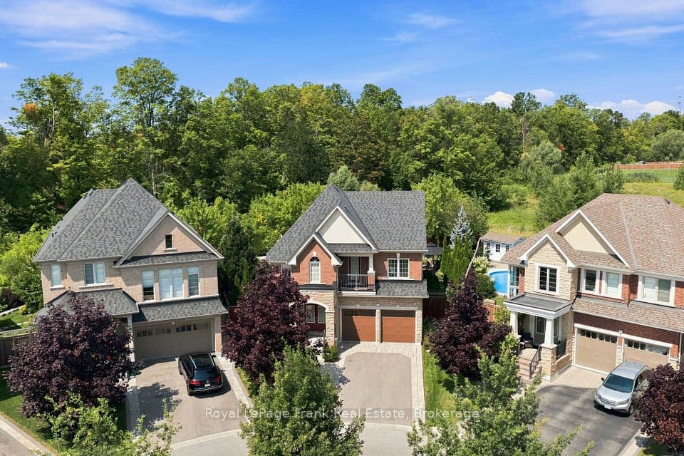 218 Arctic Actress Court, Oshawa, ON L1L 0H3 – photo 2