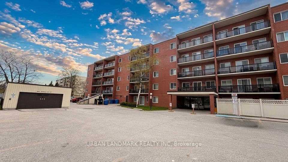131 Taunton Road E 201, Oshawa, ON L1G 3T8 – main photo