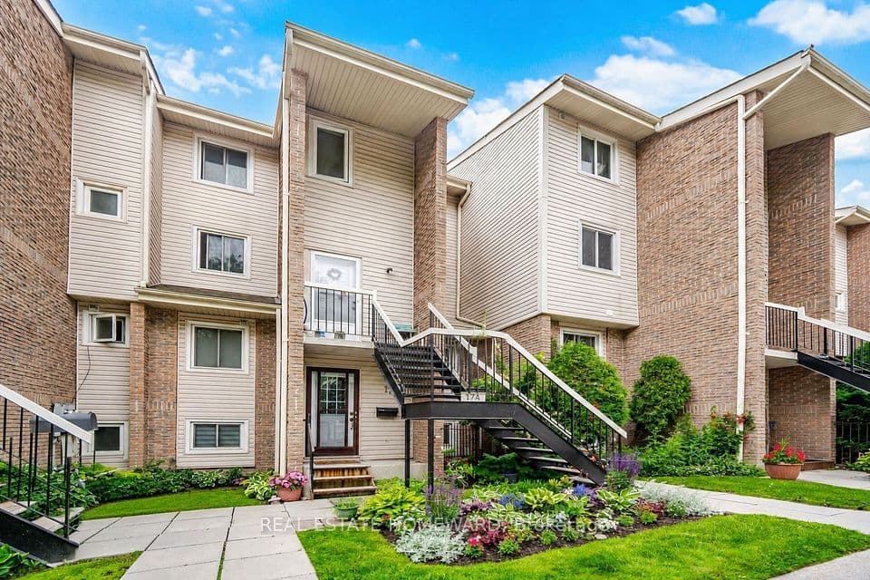 1360 Glenanna Road 17A, Pickering, ON L1V 2T5 – main photo