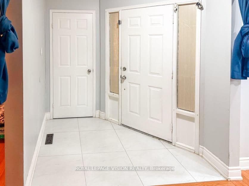 1678 Dellbook Avenue, Pickering, ON L1X 2B1 – main photo