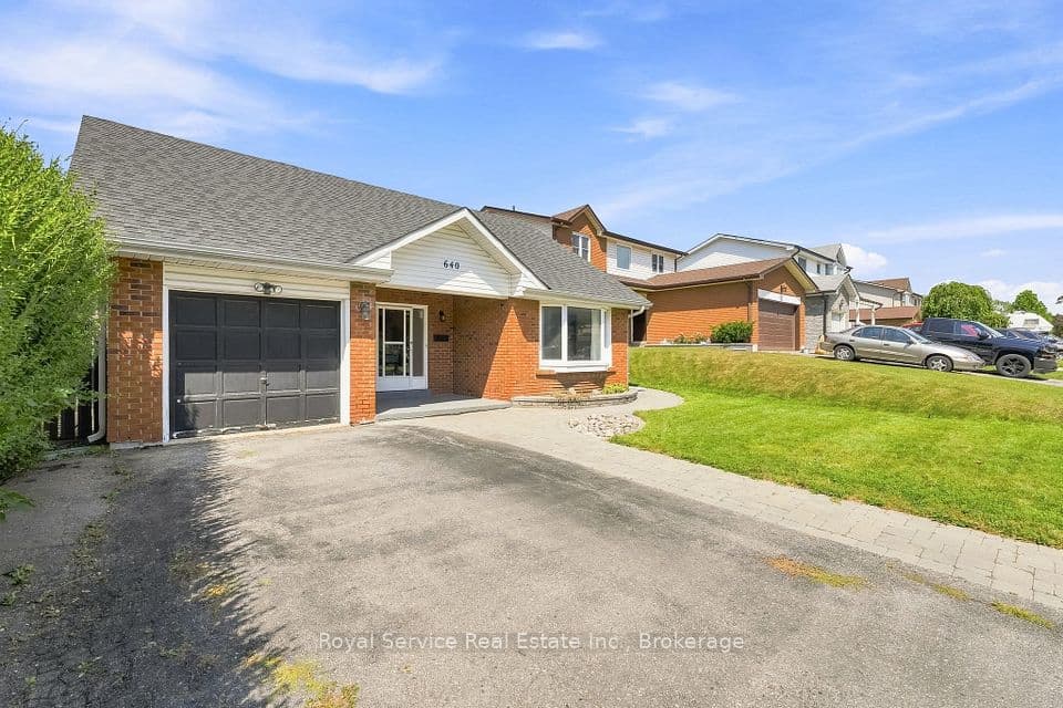 640 Hillcroft Street, Oshawa, ON L1G 7K6 – main photo