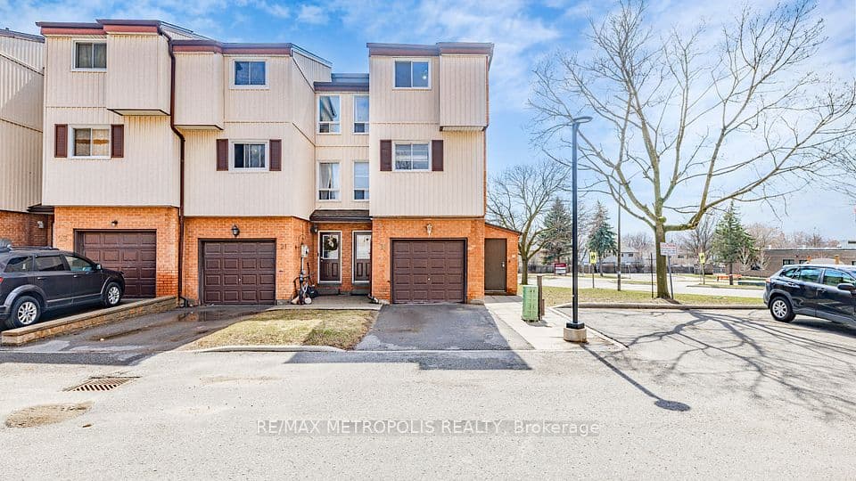 601 Galahad Drive 19, Oshawa, ON L1K 1L9 – main photo