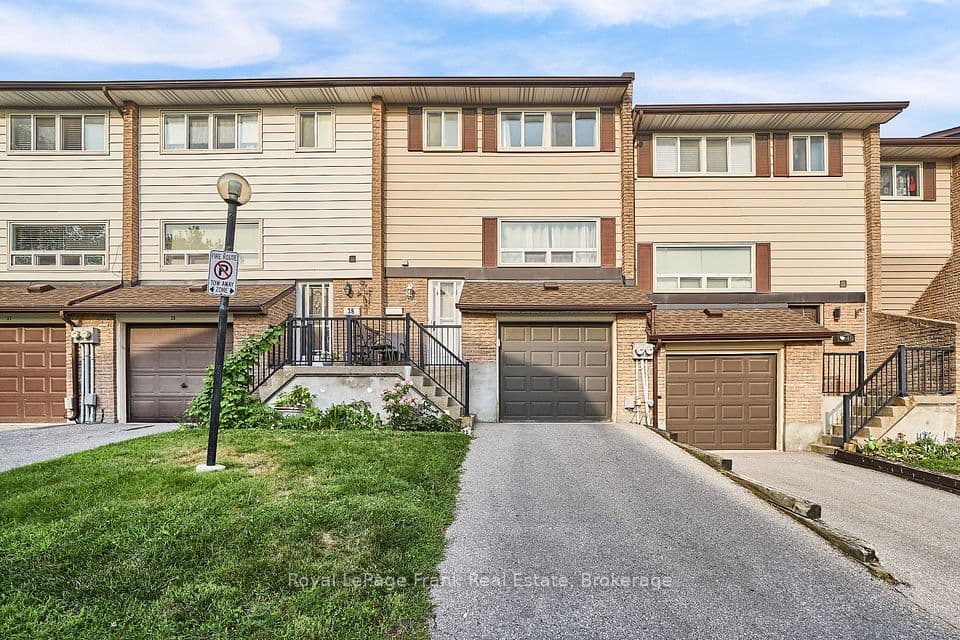 321 Blackthorn Street 39, Oshawa, ON L1K 1L3 – main photo