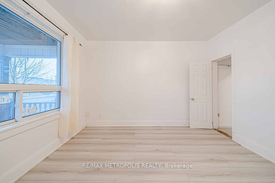 240 Division Street, Oshawa, ON L1G 5M5 – photo 3