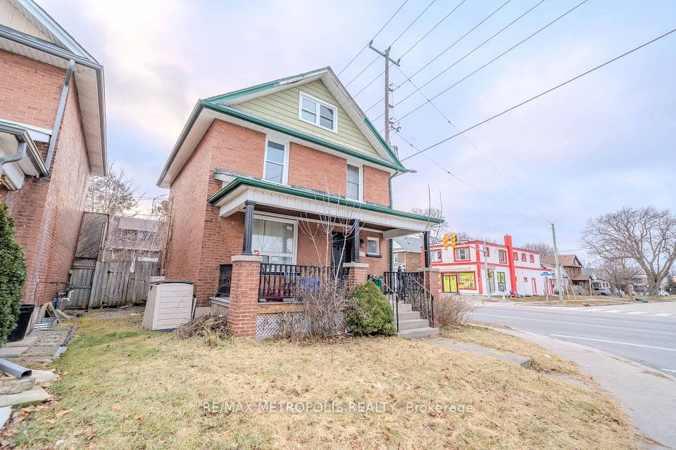 240 Division Street, Oshawa, ON L1G 5M5 – photo 2