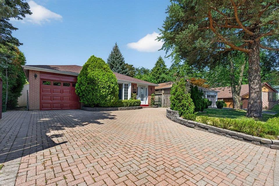 16 Earswick Drive, Toronto, ON M1E 1C6 – main photo